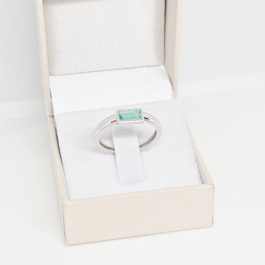 טבעת אמרלד 0.39 קראט.