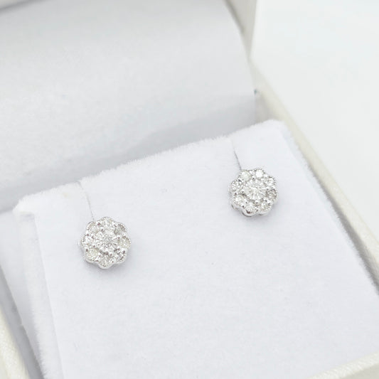 עגילי פרח זהב לבן 0.13 קראט