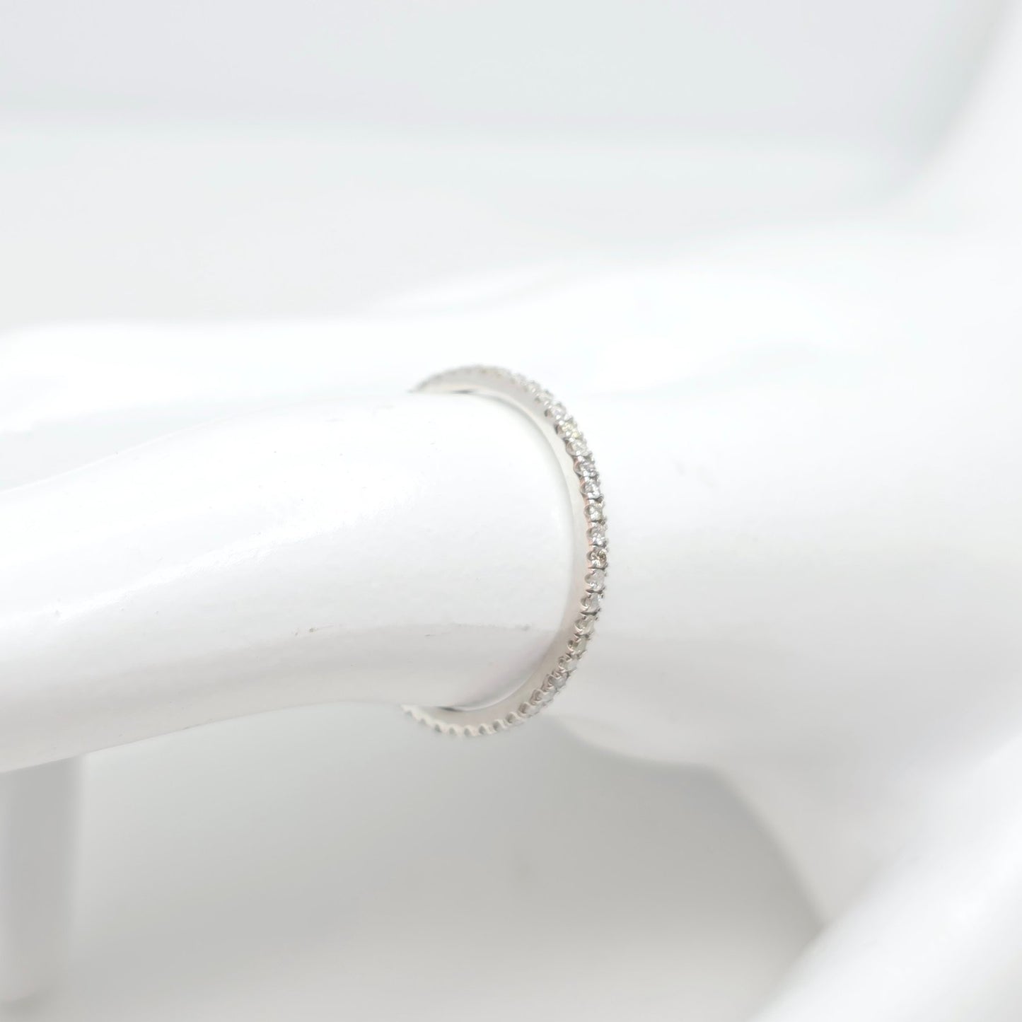 טבעת אטרניטי זהב לבן 0.32 קראט