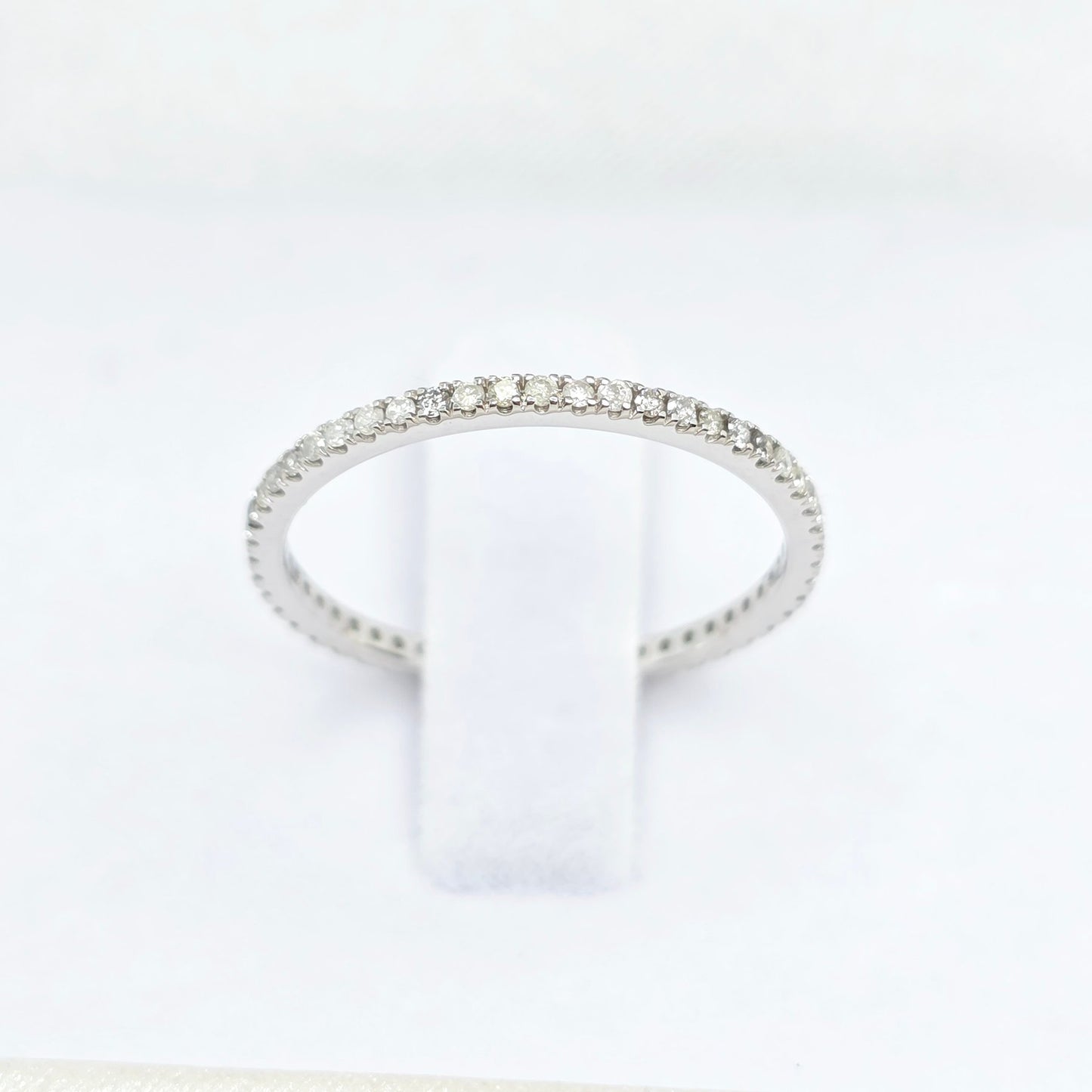 טבעת אטרניטי זהב לבן 0.32 קראט