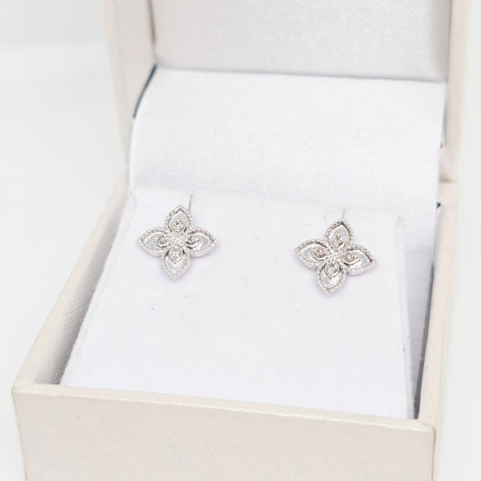 עגילי זהב לבן פרח